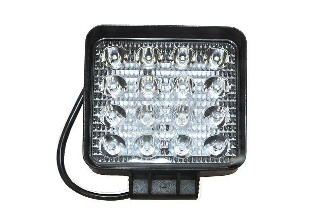 Фара диодная 48W, 16 диодов, квадрат, направлен. свет (110х42х140) 12/24V 1шт.