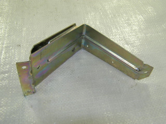 Кронштейн 2101 бочка омывателя.  21060-5208138-10